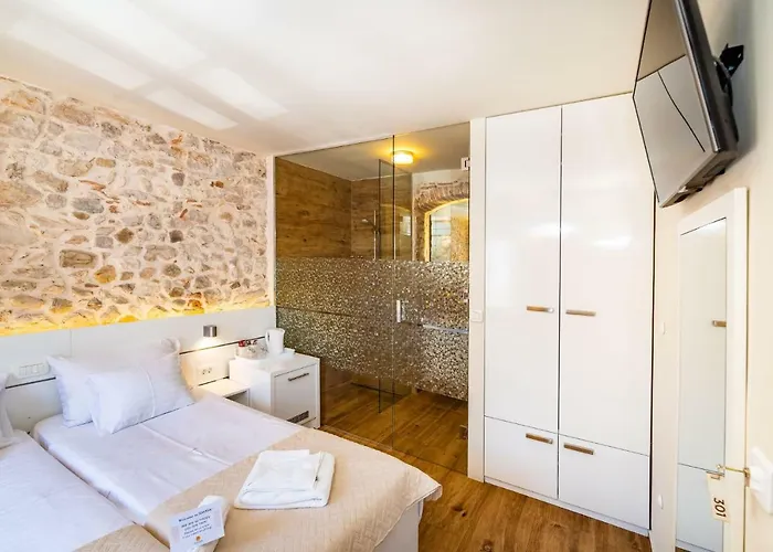 Idassa Palace Pensión Zadar