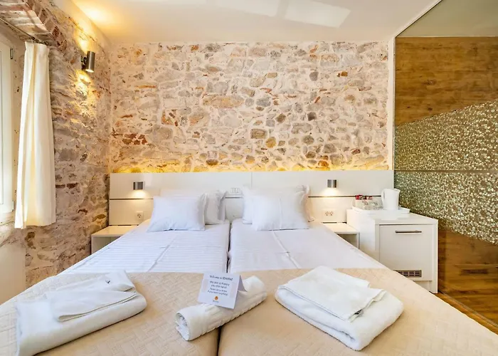 Idassa Palace Pensión Zadar